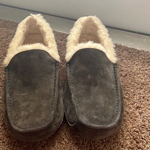 UGG ascot slipper